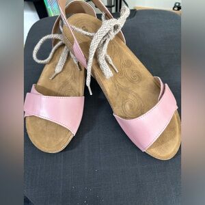 Taos Footwear Women’s Back and Forth Sandals